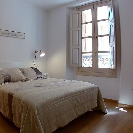 Mitjana Plaza Apartment มาลากา ภายนอก รูปภาพ