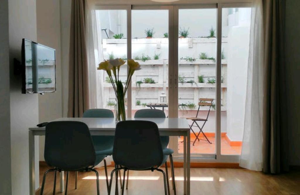 Mitjana Plaza Apartment มาลากา ภายนอก รูปภาพ