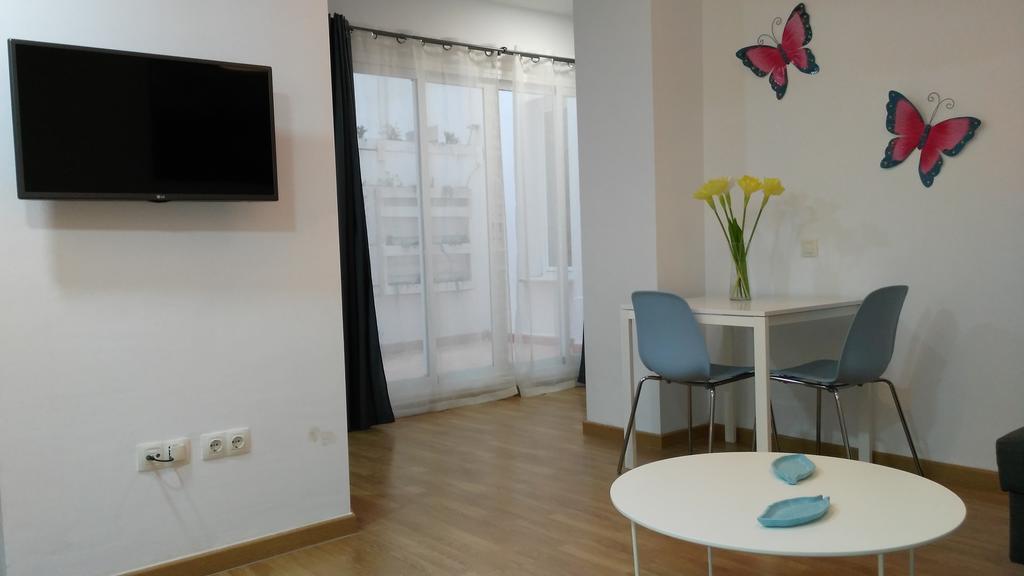 Mitjana Plaza Apartment มาลากา ภายนอก รูปภาพ