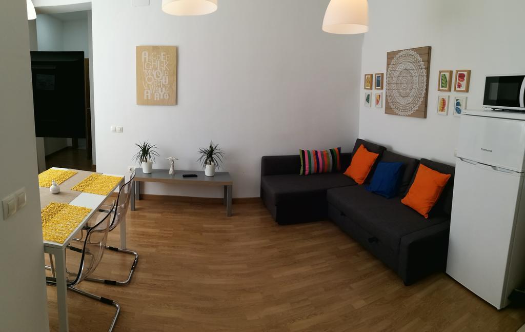 Mitjana Plaza Apartment มาลากา ภายนอก รูปภาพ