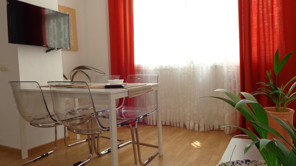 Mitjana Plaza Apartment มาลากา ภายนอก รูปภาพ