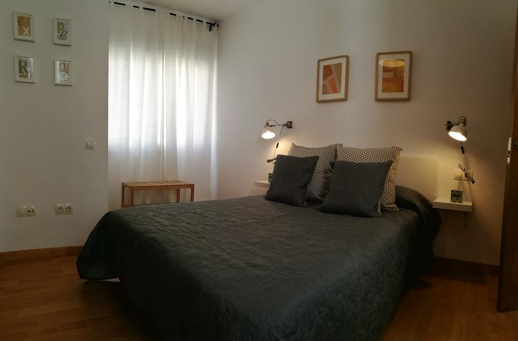 Mitjana Plaza Apartment มาลากา ภายนอก รูปภาพ