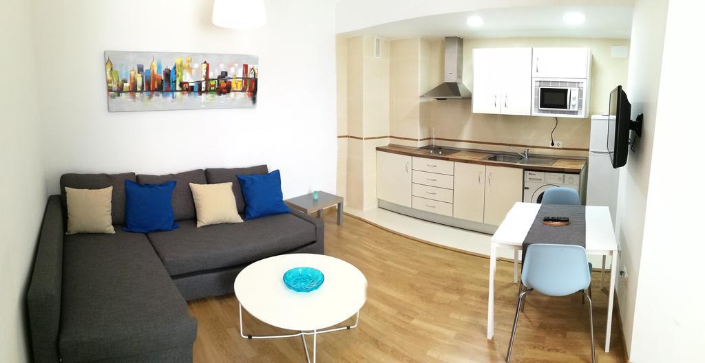 Mitjana Plaza Apartment มาลากา ภายนอก รูปภาพ