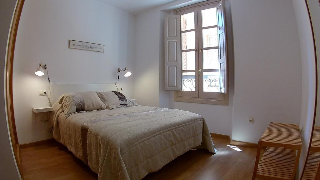 Mitjana Plaza Apartment มาลากา ภายนอก รูปภาพ