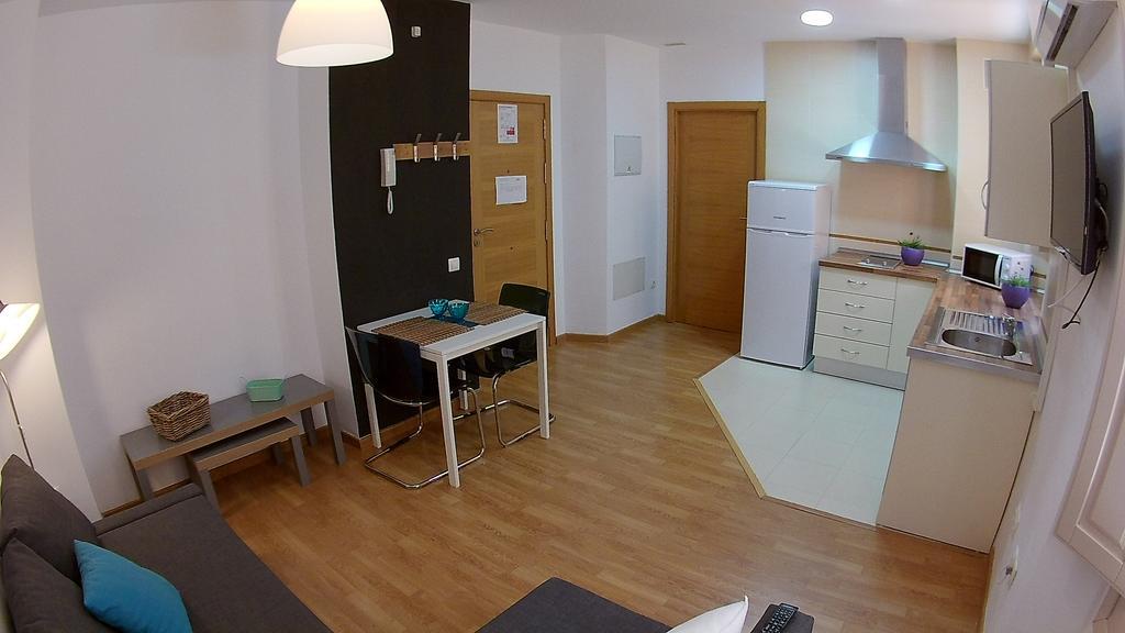 Mitjana Plaza Apartment มาลากา ภายนอก รูปภาพ