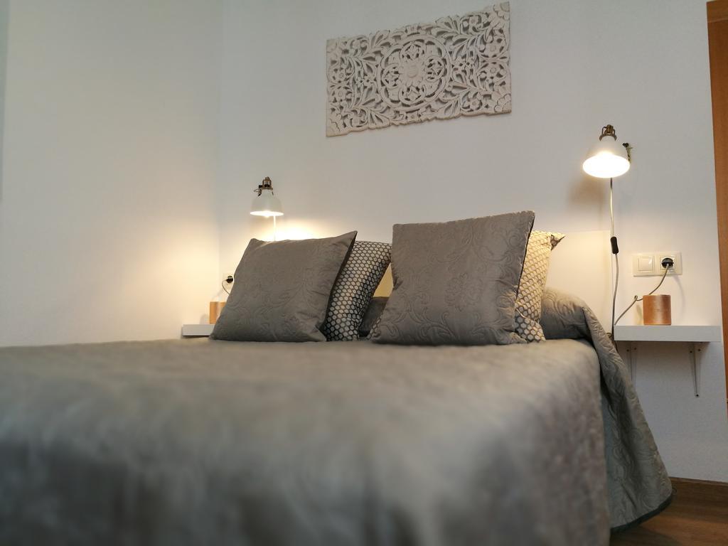 Mitjana Plaza Apartment มาลากา ภายนอก รูปภาพ